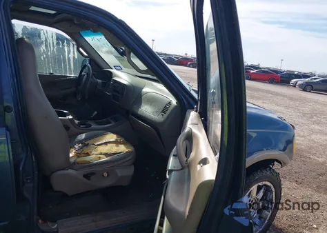 2001 Ford Expedition Eddie Bauer z USA, uszkodzony, nr VIN 1FMRU17L51LA15512